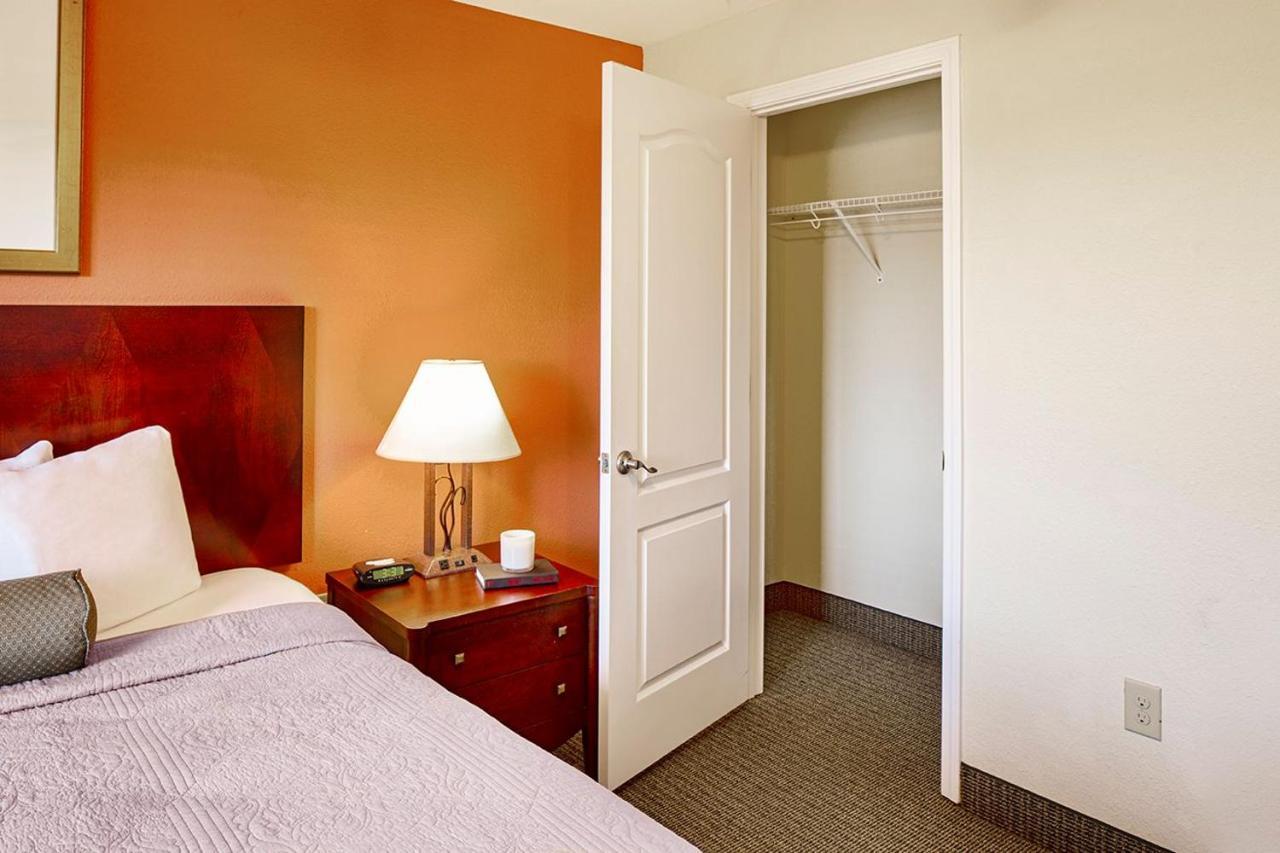 Affordable Suites มัวร์สวิลล์ ภายนอก รูปภาพ